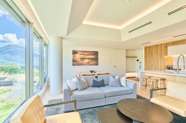 20250919 Skye SN556 Summer Living Room DSC9134 Lores 1