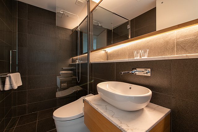 Skye Niseko 4 Bedroom Interior Bathroom Low Res 1